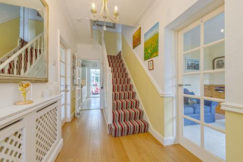 4 bedroom detached house for sale, Enfield EN2