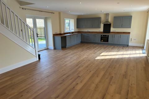 4 bedroom end of terrace house to rent, Clatter, Caersws, Powys, SY17