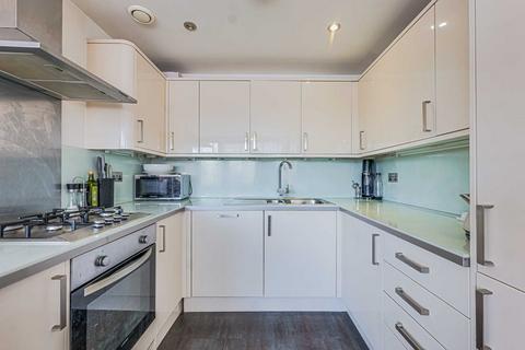 1 bedroom flat for sale, High Street, Rayleigh, SS6