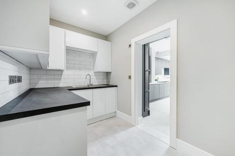 39 Heathfield Road, London, W3 8EJ