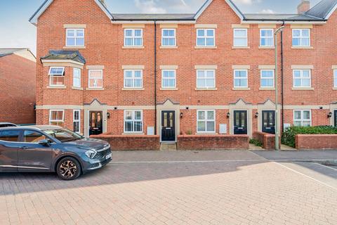 4 bedroom terraced house for sale, Hawkins Way, Eastleigh, Hampshire, SO50