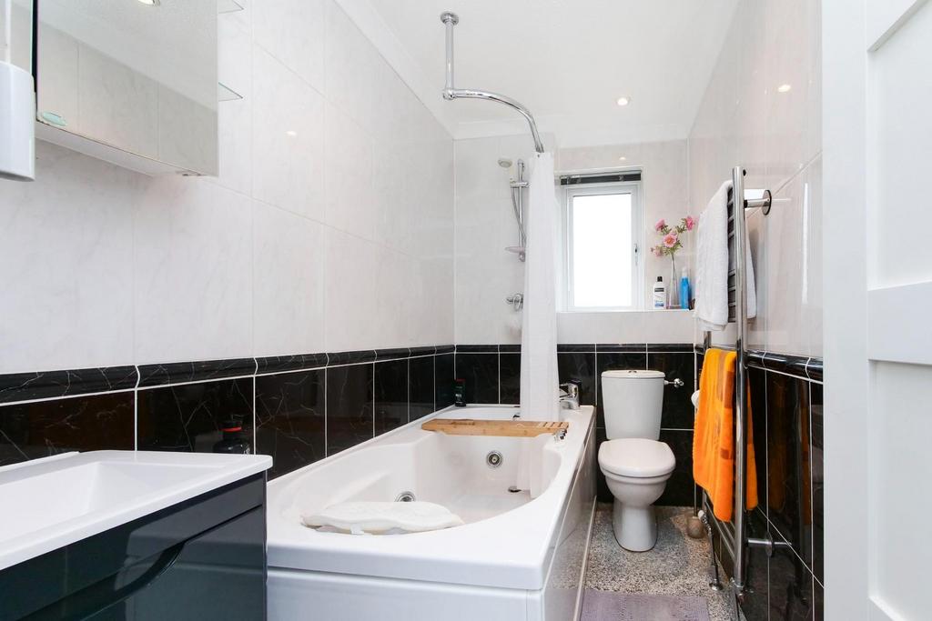 Ensuite
