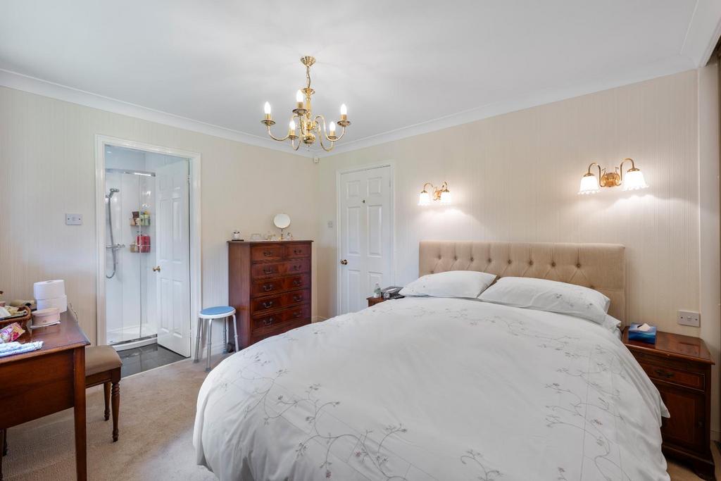 BEDROOM 1 03.jpg