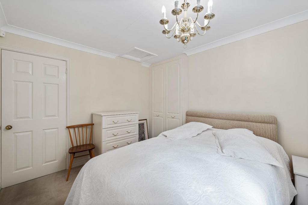 BEDROOM 3 02.jpg