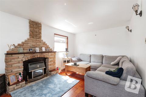 18 Braxteds, Basildon, SS15 6QE