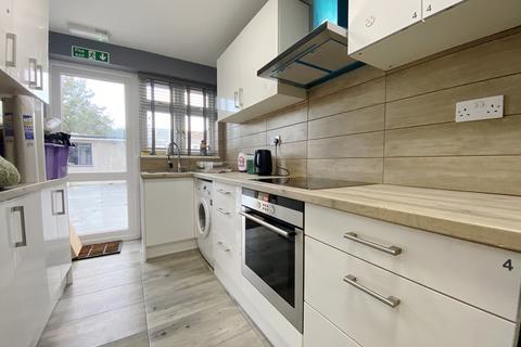 1 bedroom in a house share to rent, The Crossways, Hounslow, TW5