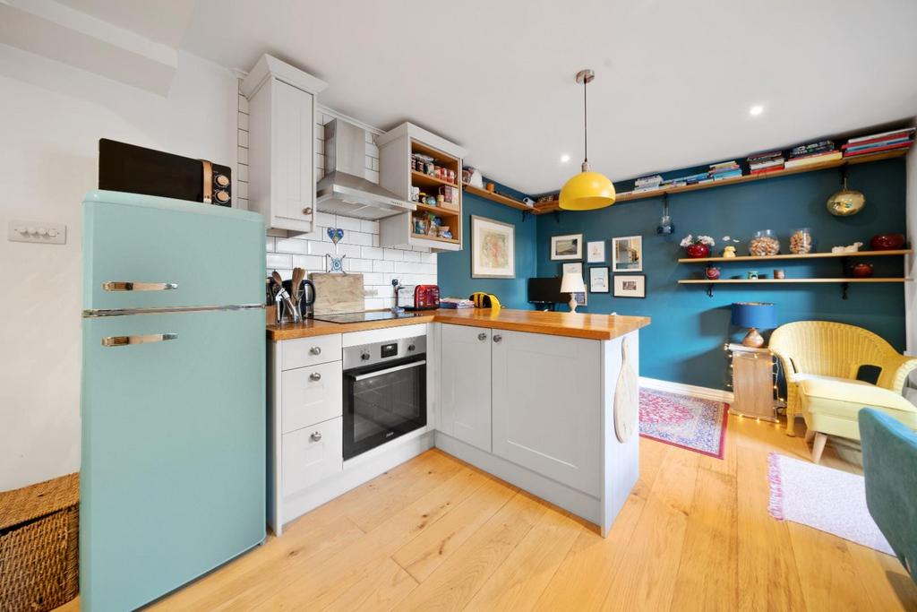 Kitchen 1.jpg