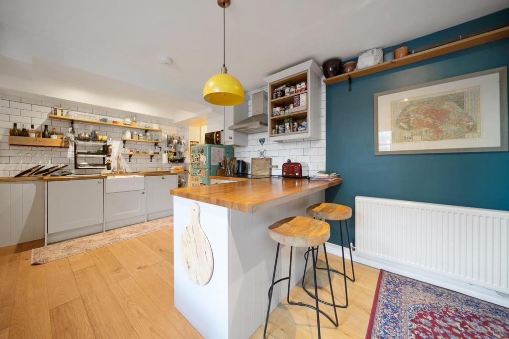 Kitchen 3.jpg