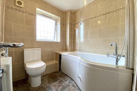 3 bedroom semi-detached house for sale, The Orchards, Brighouse