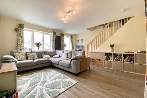 3 bedroom semi-detached house for sale, The Orchards, Brighouse