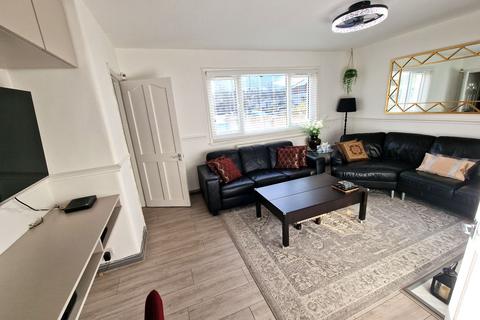 3 bedroom terraced house for sale, Rudheath Avenue, Manchester