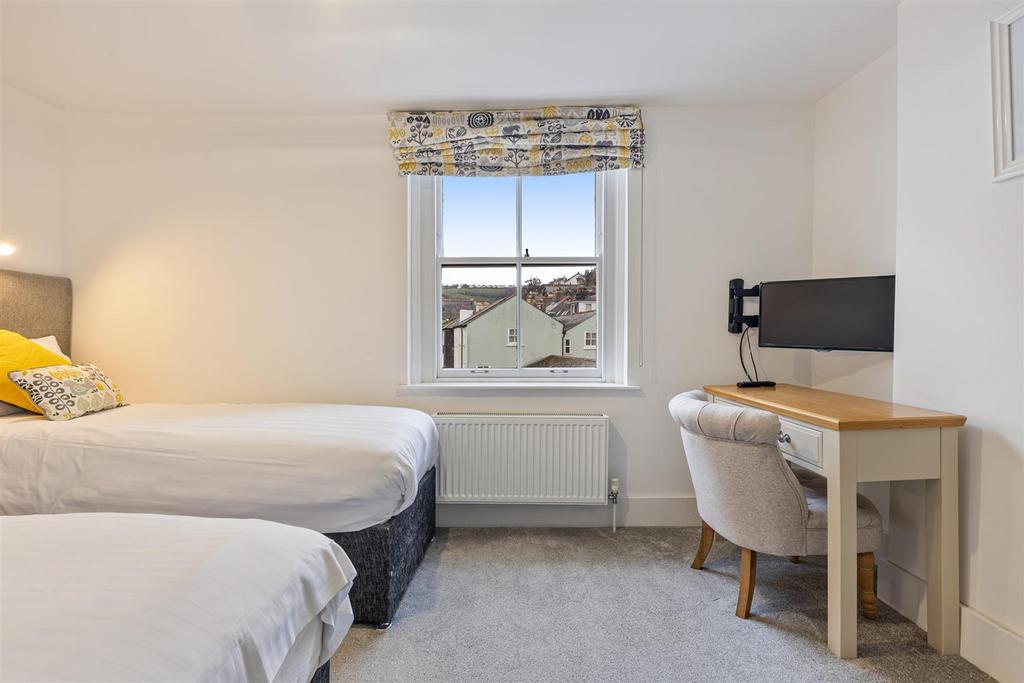 A09 - 24 Foss Street Dartmouth - 241213.jpg