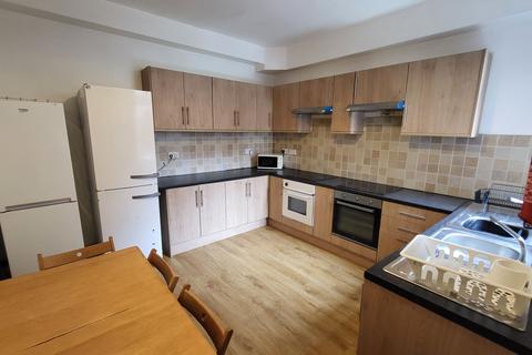 8 bedroom terraced house to rent, Scarsdale Road, Manchester