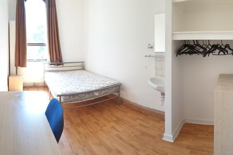 10 bedroom semi-detached house to rent, Parsonage Road, Manchester
