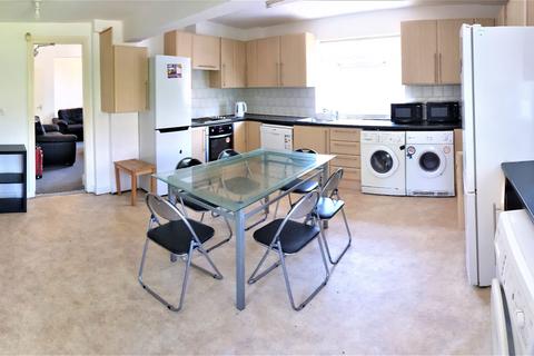 10 bedroom semi-detached house to rent, Parsonage Road, Manchester