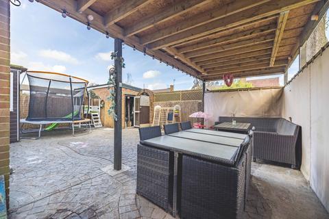 3 bedroom end of terrace house for sale, Bangors Close, Iver SL0