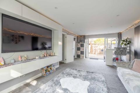 3 bedroom end of terrace house for sale, Bangors Close, Iver SL0