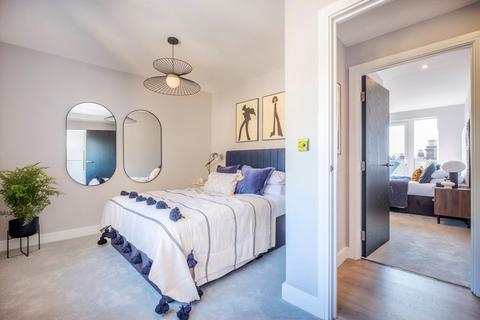 2 bedroom flat for sale, Kilburn Lane, London W10