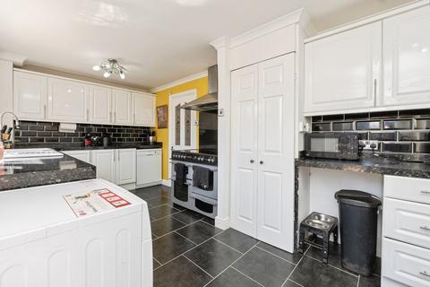 60 Briscoes Avenue, Bristol, BS13 0LF