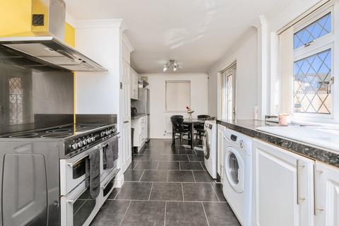 60 Briscoes Avenue, Bristol, BS13 0LF