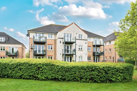 2 bedroom flat for sale, Fairwater Drive, Shepperton, TW17