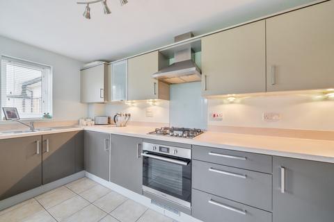 2 bedroom flat for sale, Fairwater Drive, Shepperton, TW17