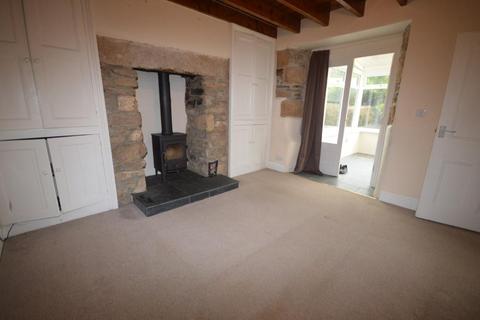 3 bedroom semi-detached house to rent, Mawla
