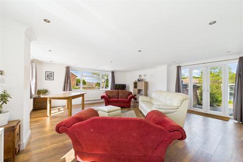 33 Agar Crescent, Bracknell, RG42 2BY
