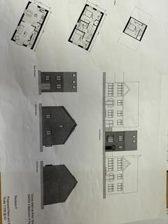 2 bedroom property with land for sale, Land between