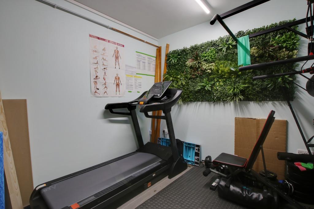 Gym/store