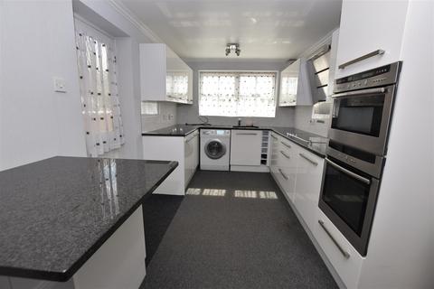 4 bedroom detached house for sale, Barleigh Road, Hull