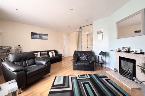 3 bedroom detached bungalow for sale, Steeple Avenue, Grange Moor, WF4 4TG