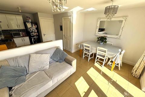 32 Chepstow Road, Corby, NN18 8QR