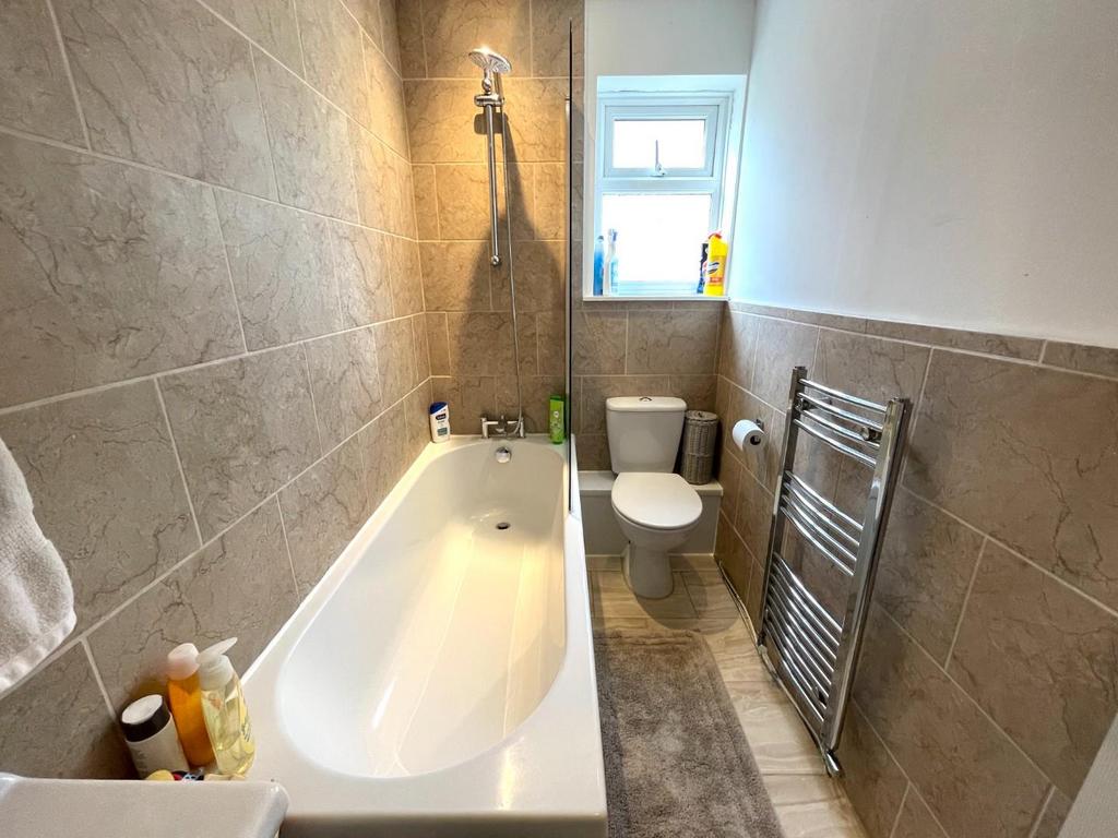 Bathroom Two.JPG