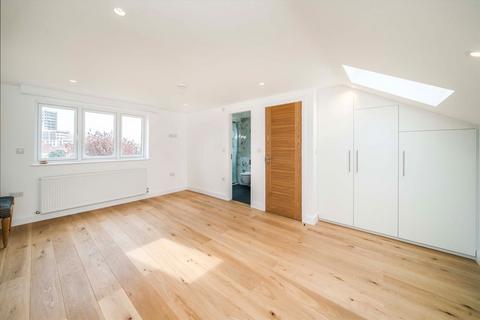 4 bedroom semi-detached house to rent, Eastfields Road, London W3
