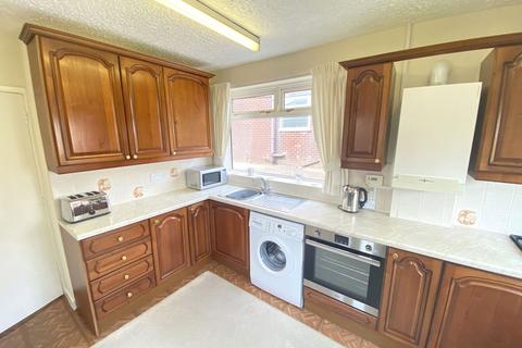 3 bedroom semi-detached bungalow for sale, 80 Bedford Avenue, Shaw, OL2 7DW
