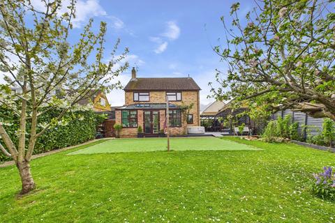 4 bedroom detached house for sale, Eardisland Road, Tuffley, Gloucester, Gloucestershire, GL4