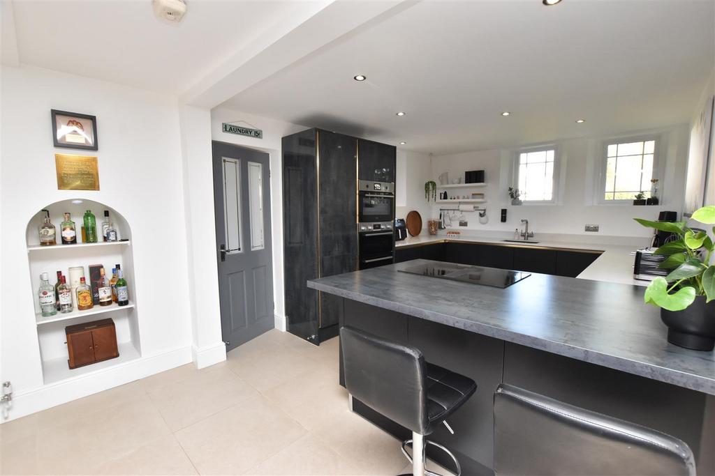 Living dining kitchen