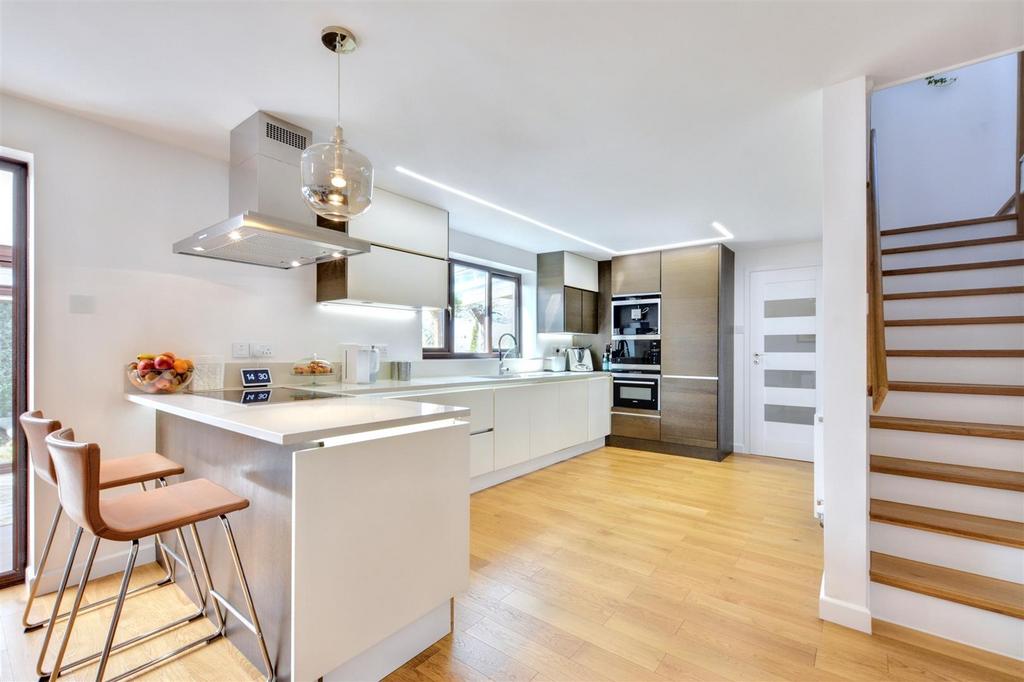 Kitchen 3.jpeg