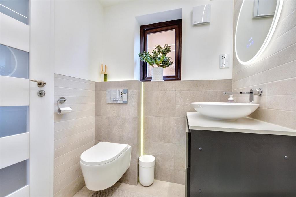 Ensuite 4.jpeg