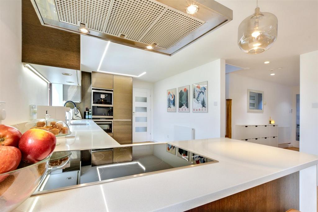 Kitchen 1.jpeg