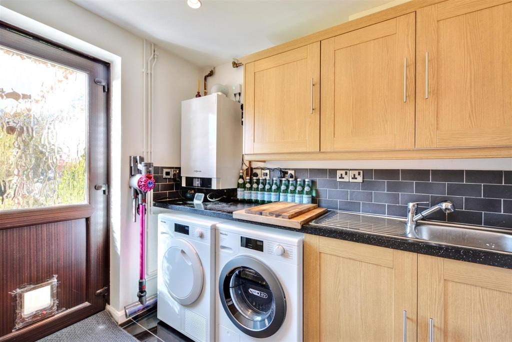 Utility Room 1.jpeg