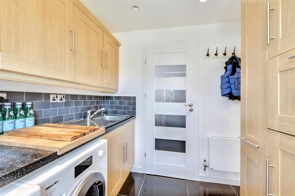 Utility Room 2.jpeg