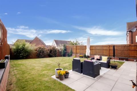 5 bedroom detached house for sale, Sunset Way, Evesham