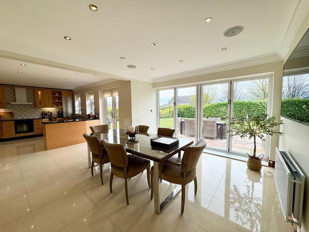 Diner/Kitchen