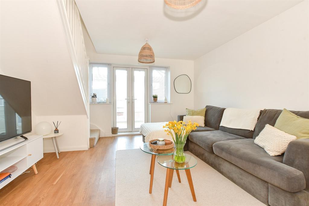Kitchen/ Living Room