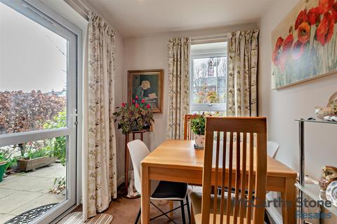1 bedroom apartment for sale, Farringford Court, Avenue Road, Lymington, Hampshire, SO41 9PA