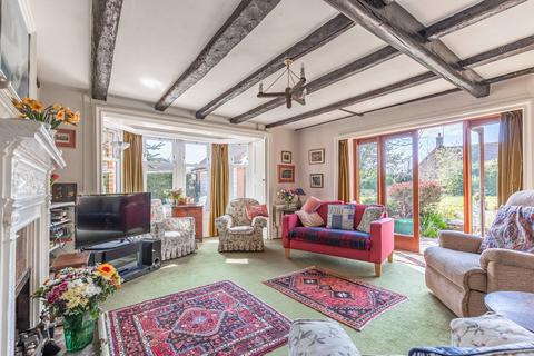 undefined, South Wootton
