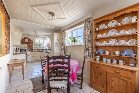 undefined, South Wootton