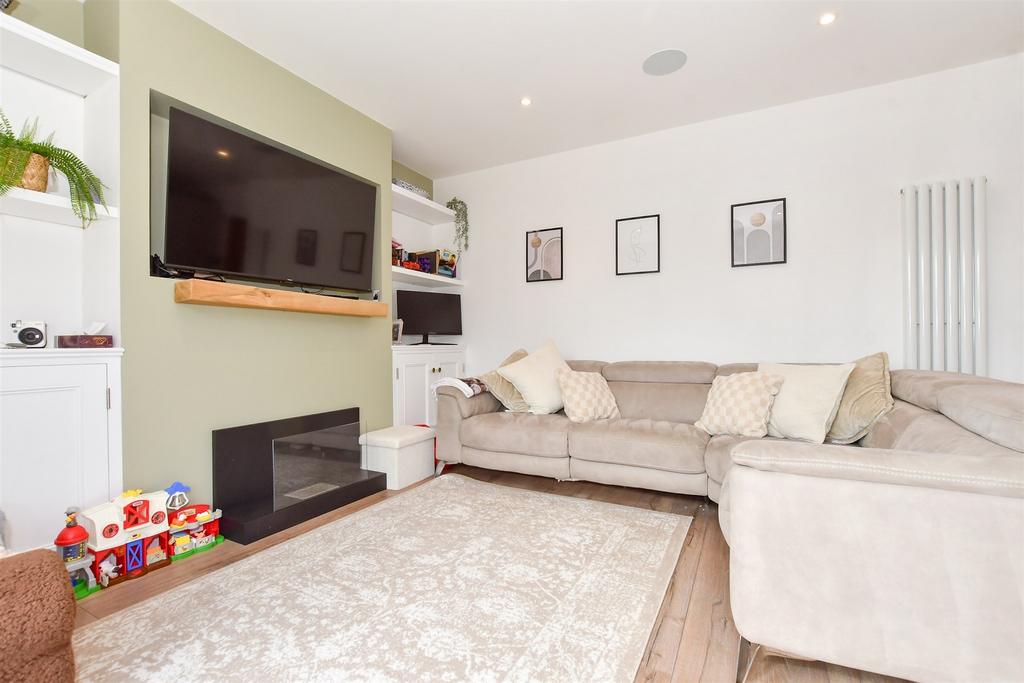 Lounge/ Kitchen